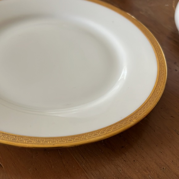 6 cups saucers creamer sugar tea pot and 6 plates from royal Austria pristine - Picture 2 of 3